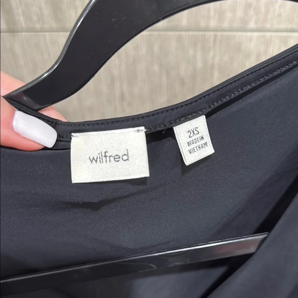 Elegant Black Draped Women's Top - Picture 5 of 5